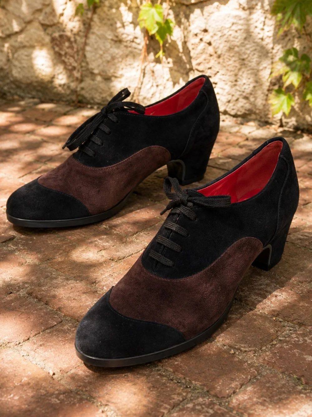 PAS DE ROUGE Black and Brown Suede Spectator Lace-Up Oxfords, 38.5